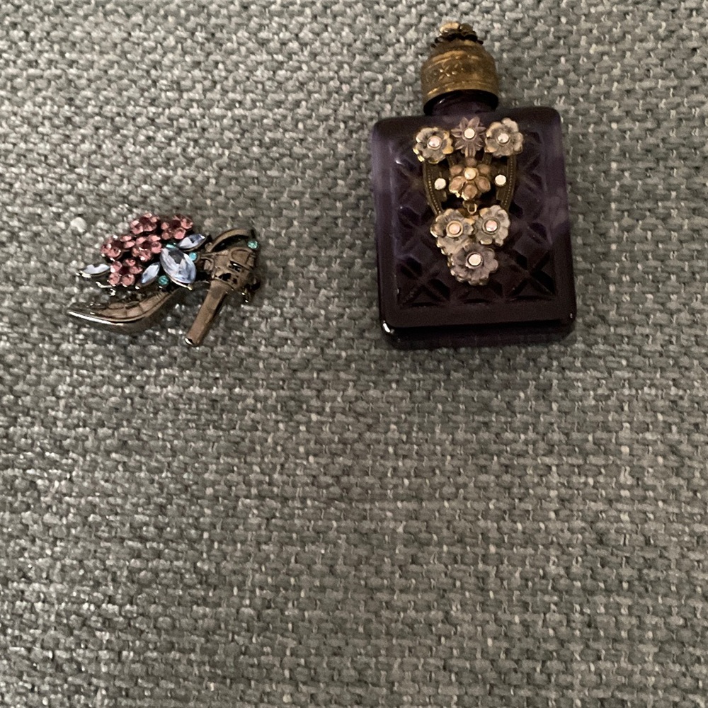 Floral Embellished Perfume Bottle and Shoe Brooch Set